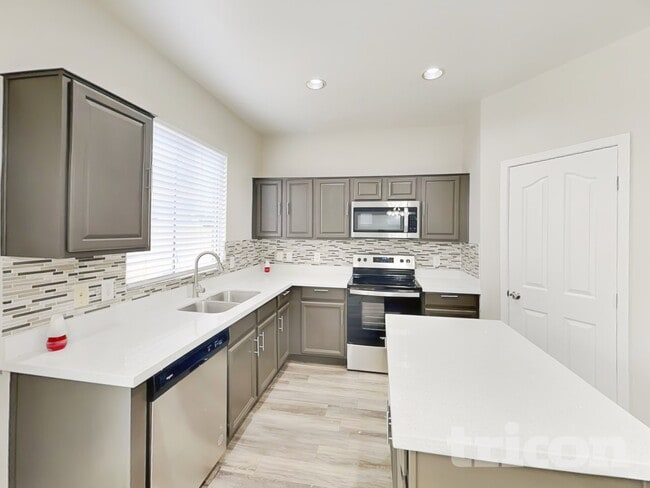 Photo - 3917 W Maldonado Rd