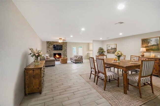 Photo - 6123 Shadow Crest St