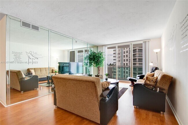 Photo - 3001 S Ocean Dr