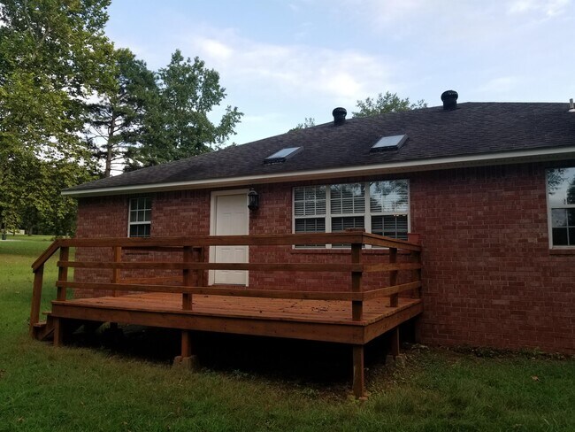 Photo - 18 Fairbrook Ln