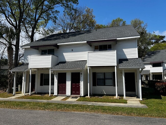 Building Photo - Unfurnished, One Bedroom, First Floor Condo in Myrtle Beach! Available Now!