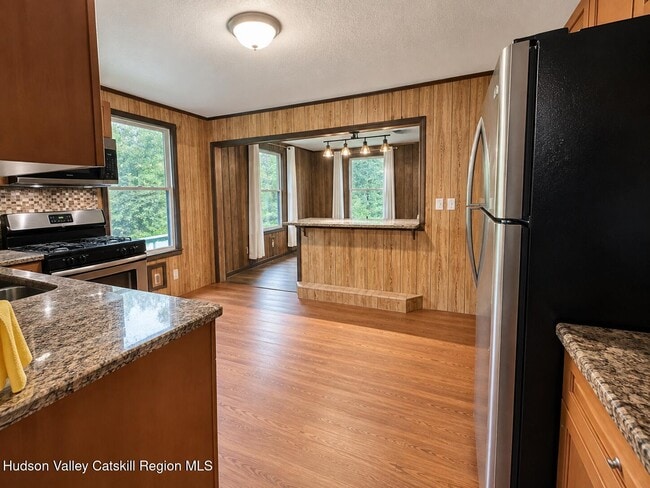 Photo - 28 Sutton Hollow Rd
