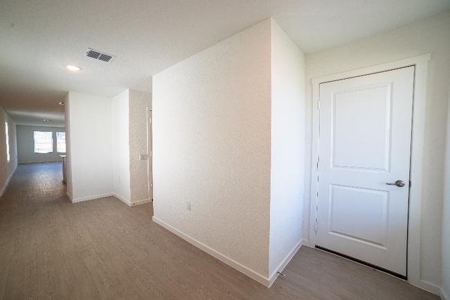 Photo - 1359 Neria Lp