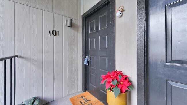 Photo - 10811 Richmond Ave. Unit 101