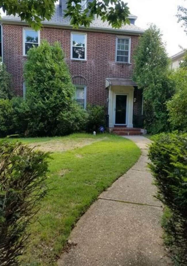 Photo - 3213 Dorchester Rd