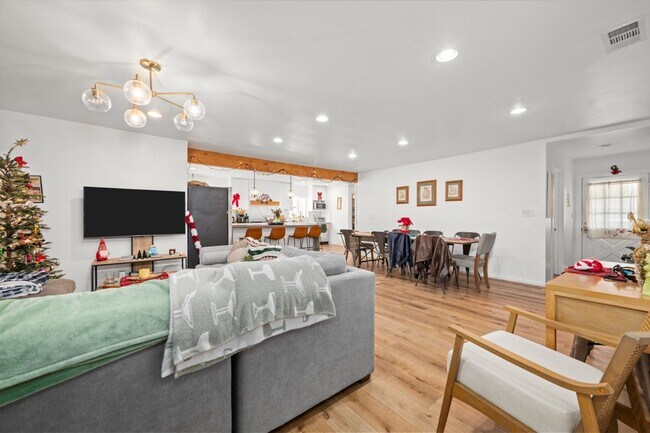 Photo - Semi furnished!