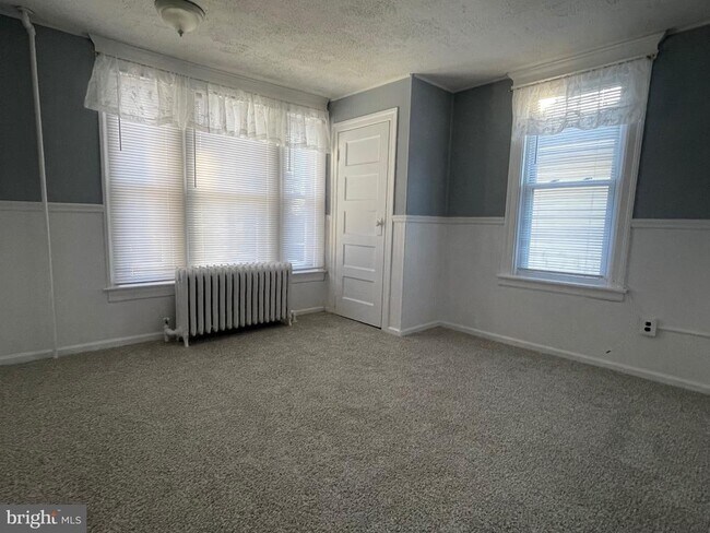 Photo - 6732 Maple Ave