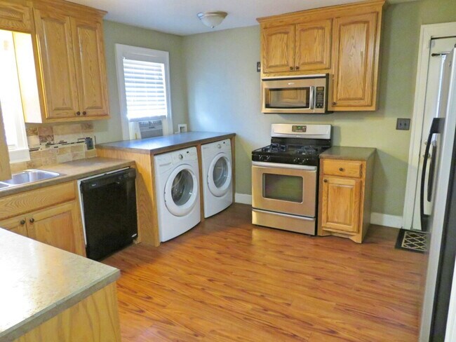 Photo - Front House Located Near Parks & Minutes From Texas Tech Campus! Unidad Front
