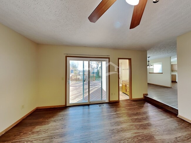 Photo - 1725 Convair Dr