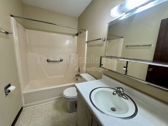 Photo - 445 Elm Pl Unit R-23