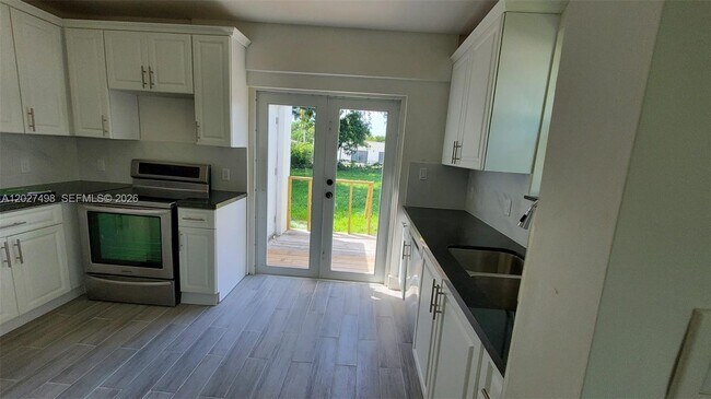 560 NW 53rd St