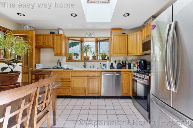 Building Photo - 27 Murray Hill Rd Rental