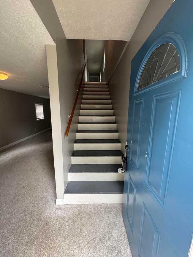 Photo - 605 Harry St