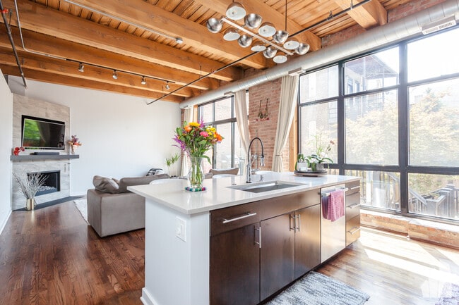 Building Photo - 1750 N Wolcott Ave Unit 00108A