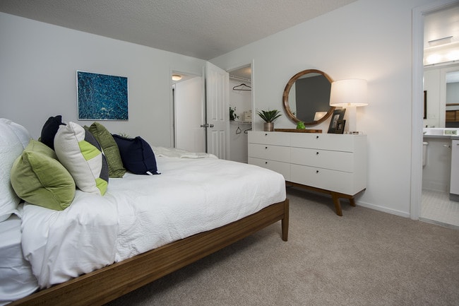 Briar Cove Apartments