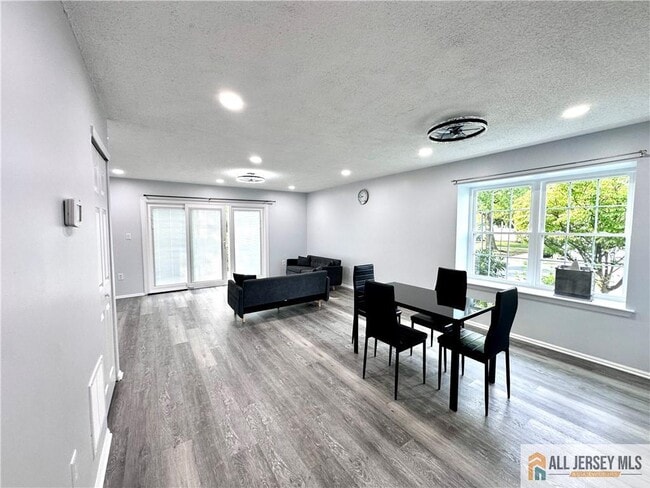 102 Goodwin Dr
