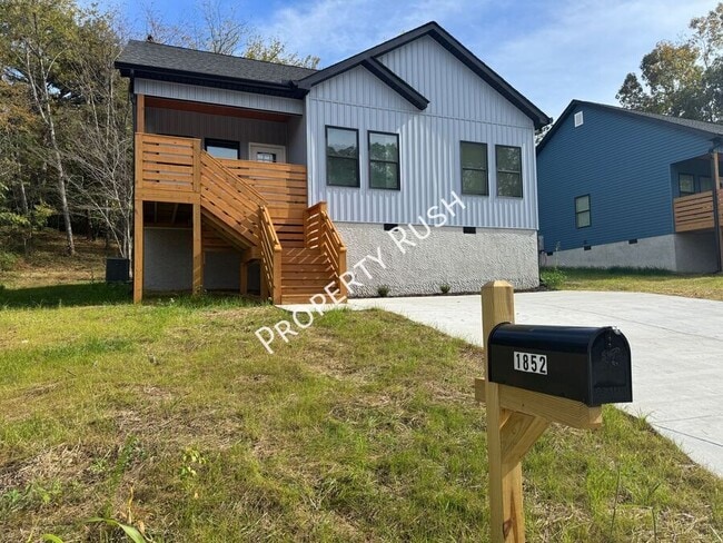 Photo - 1852 Wilberforce St