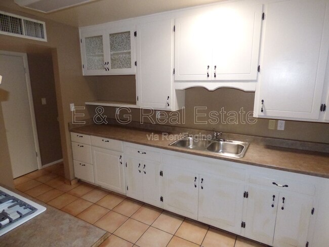 Photo - 1309 W 7th Pl