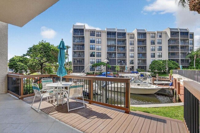 Photo - 20 Royal Palm Way Unidad 3020