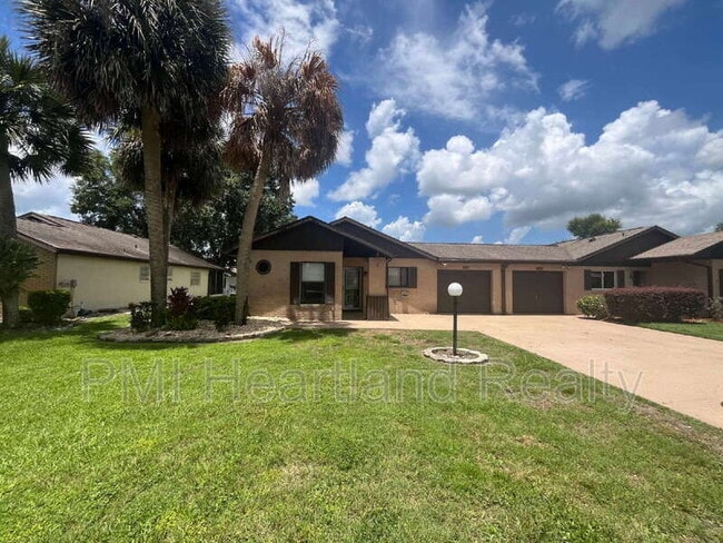 Building Photo - 156 Parkview Cir W Rental