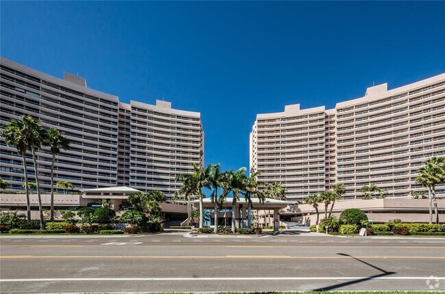 Building Photo - 1310 Gulf Blvd Unit 5C Rental