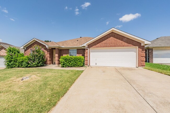Photo - Spacious single-story 4-bedroom, 2-bath home in Arlington, Mansfield ISD
