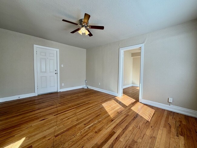 Photo - The Nelle Unidad 3736-204