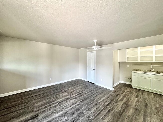 Photo - 1756 W Main St Casa