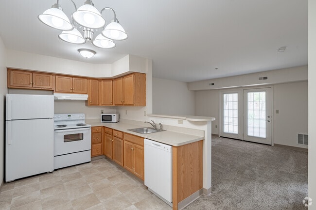 1BR, 1BA - 665SF - Kitchen and Living Area