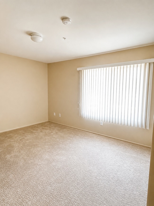 Photo - Spacious Upstairs 3 Bed 2.5 Bath Townhouse with 2 Car Tandem Garage