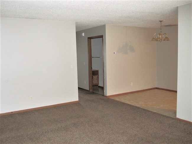 Photo - 594 W 8th St Unidad A