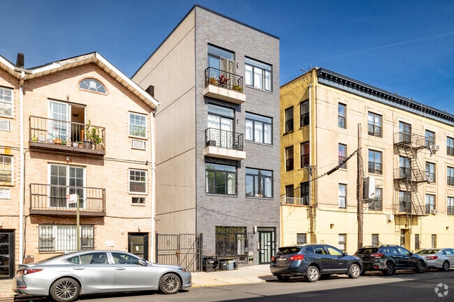 90 Troy Avenue - 90 Troy Ave