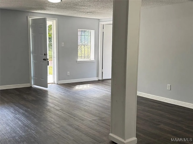 Photo - 2015 Stokes St