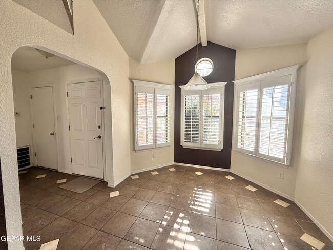 Photo - 1884 Lyman Dutton Cir