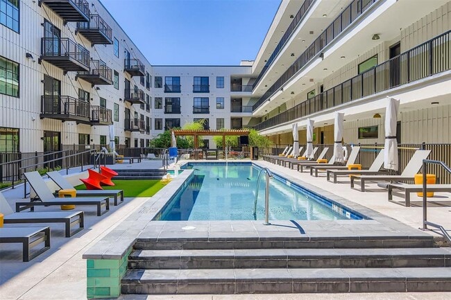 Building Photo - 4315 S Congress Ave Unit 305