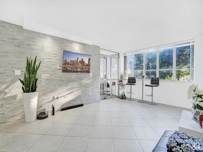Building Photo - 6841 SW 147th Ave Unit 2H Rental