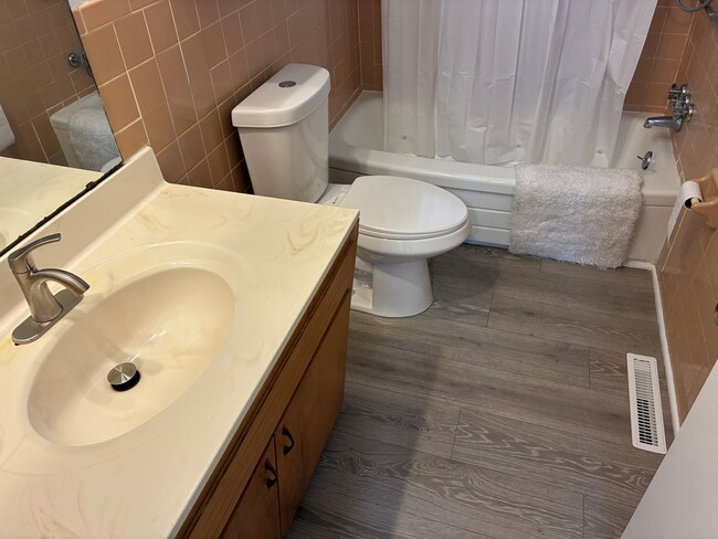 Photo - Rountree Elementary, fully remodeled 2 bed, 1 bath duplex walking distance to MSU campus and Roun...