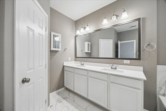 Photo - 8612 Cedardale Park Dr
