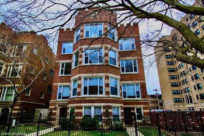 Building Photo - 5120 S Kenwood Ave Unit 4 Rental