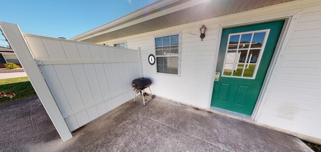 Photo - 801 N Taft St