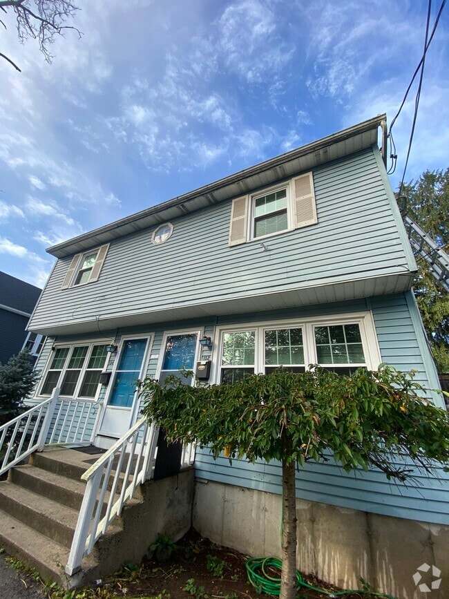 Building Photo - 152 Walnut St Unit 154 Rental