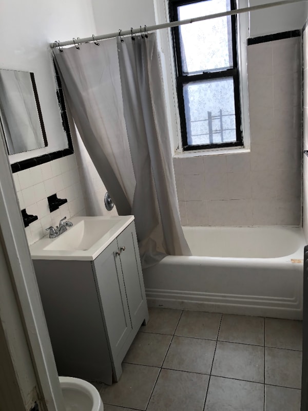 Photo - 1935 McGraw Ave