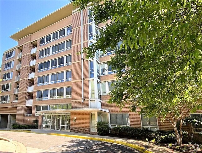 Building Photo - 350 G St SW Rental