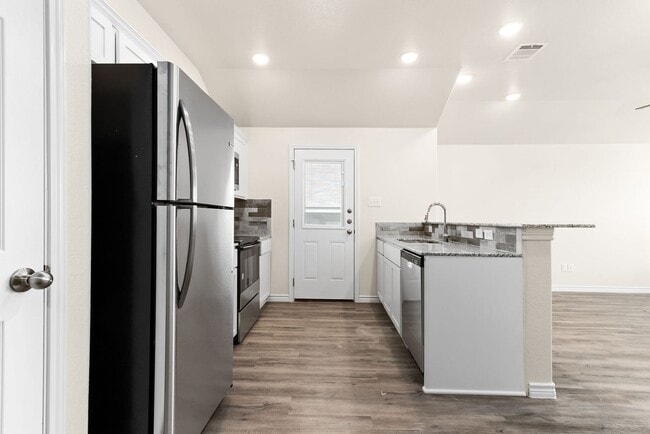 Photo - 305 Lost Trl Unit B