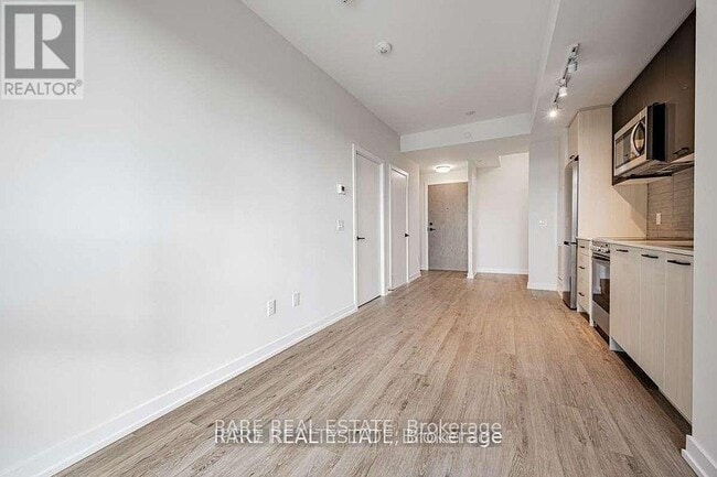 Photo - 2300 St Clair Ave W Unité 415