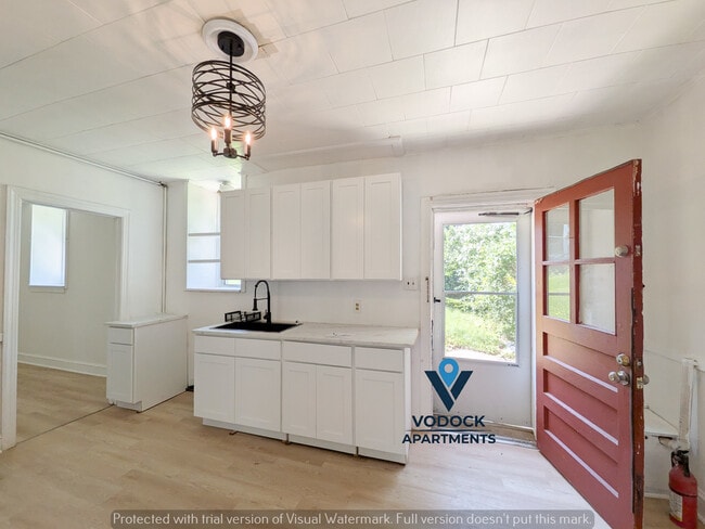 Photo - 417 N Walnut St