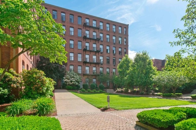 Courtyard - Stockbridge Court