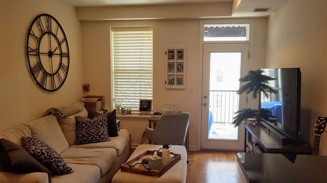 Photo - 525 Adams St Unit 4L