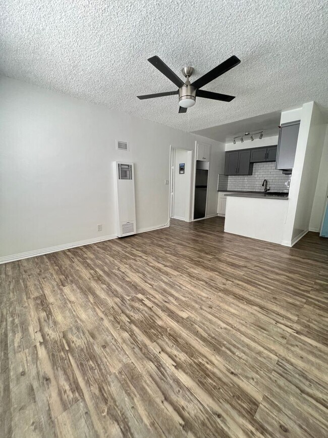 Eden Roc Apartments