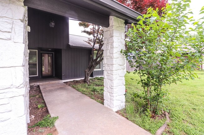 Photo - Total Remodel in Bentree - 3bed 2 bath!